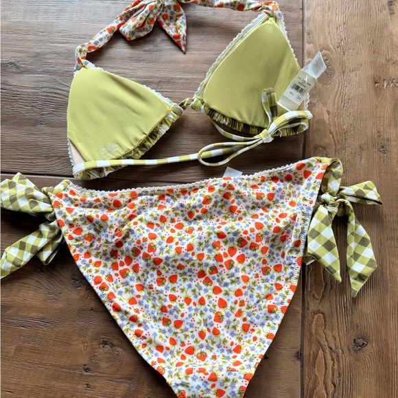 Aerie Green Gingham and Strawberry 🍓 Floral Bikini - Picture 6 of 6